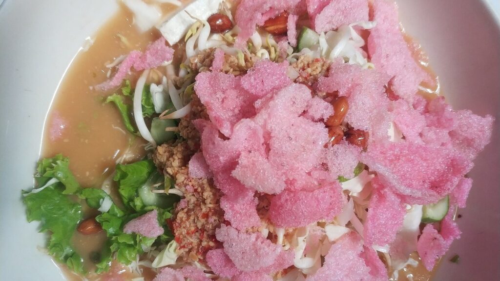 Asinan Betawi: Perpaduan Segar, Asam, dan Pedas
