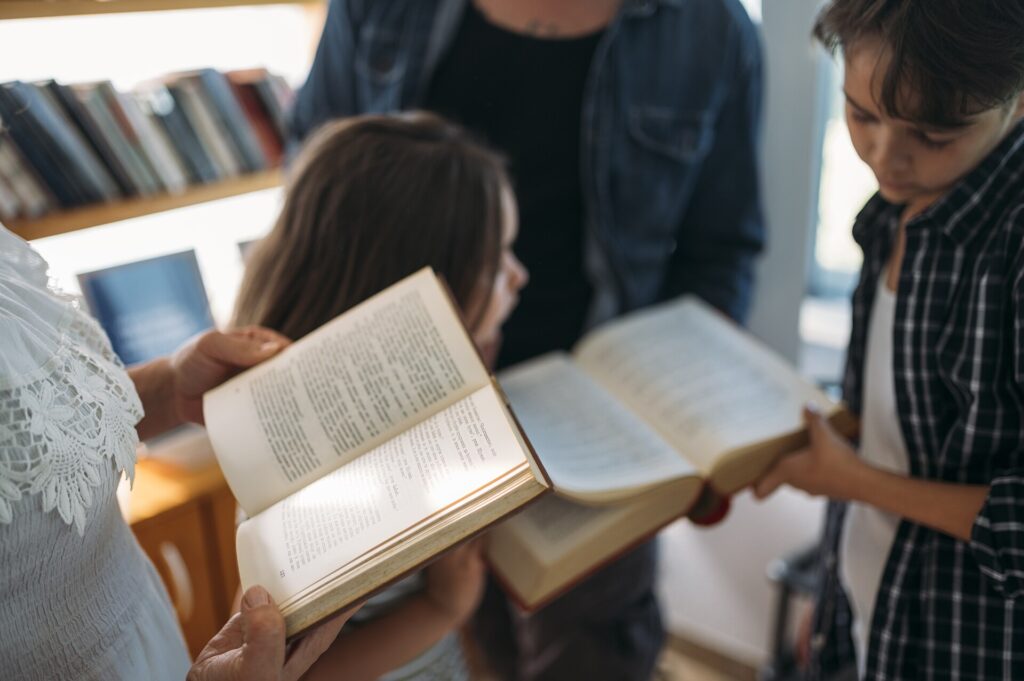 Book Club dan Komunitas Literasi
