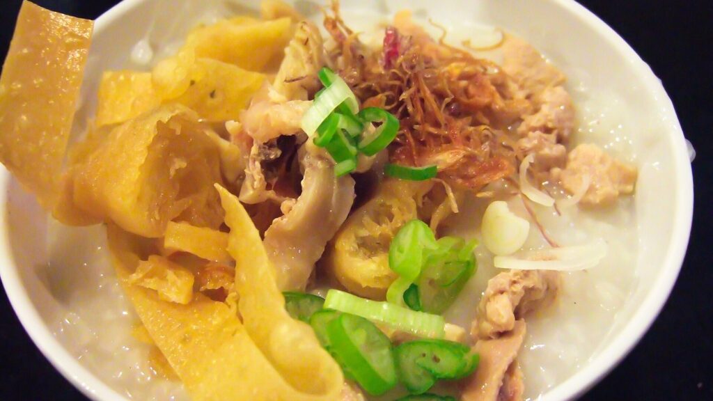 Bubur Ayam: Sarapan Hangat Kesukaan Warga Jakarta