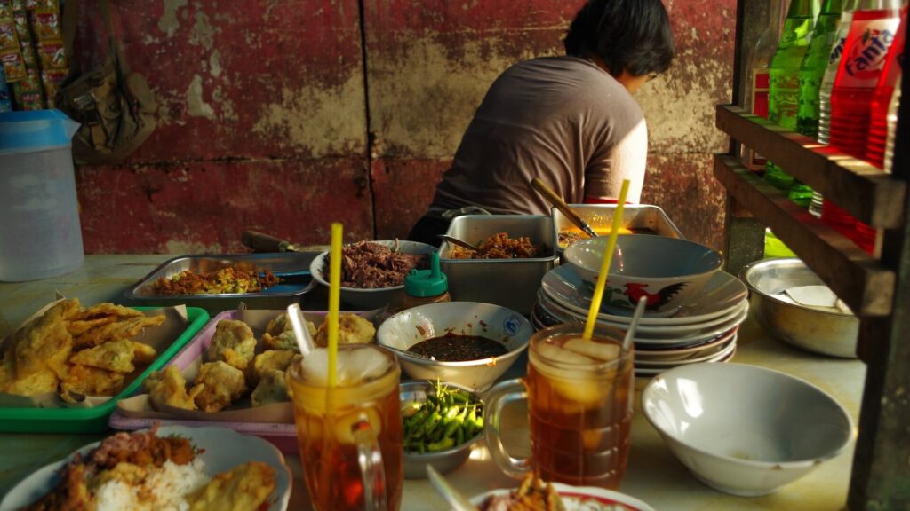 Jajanan Kaki Lima Jakarta yang Bikin Kangen