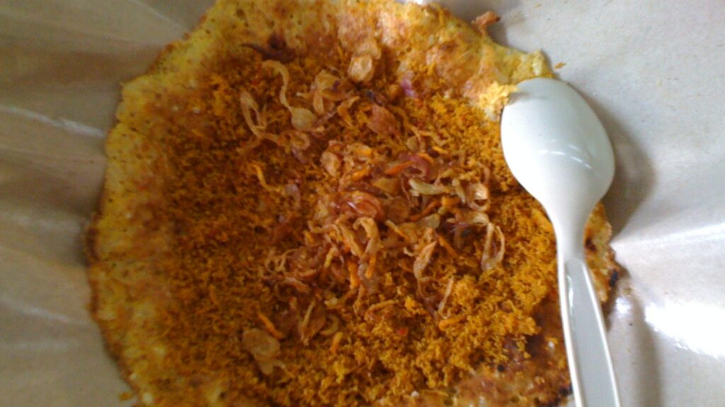 Kerak Telor: Camilan Legendaris Kebanggaan Betawi