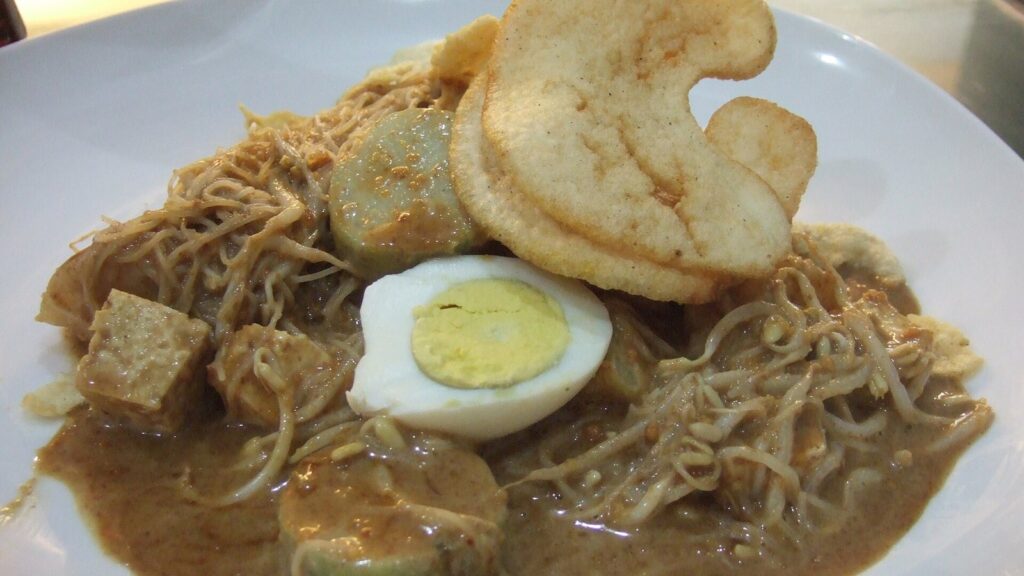 Ketoprak: Kaki Lima Betawi yang Sering Diremehkan
