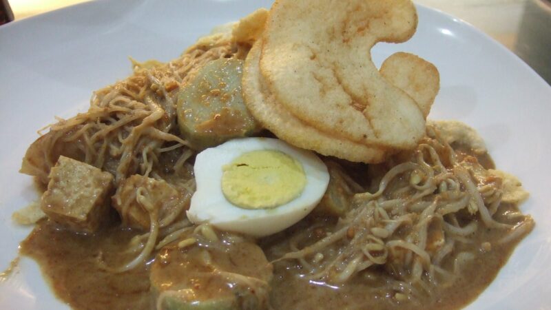 Ketoprak: Kaki Lima Betawi yang Sering Diremehkan