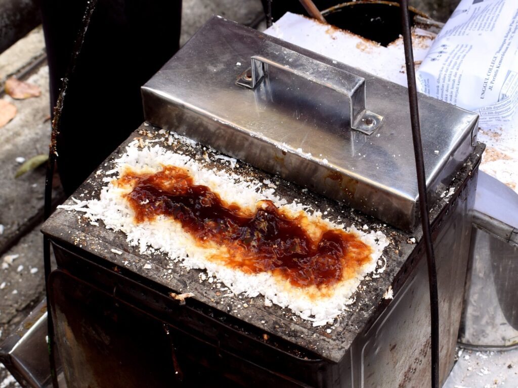 Kue Rangi: Harum Kelapa Bakar dari Gerobak Betawi Tempo Dulu