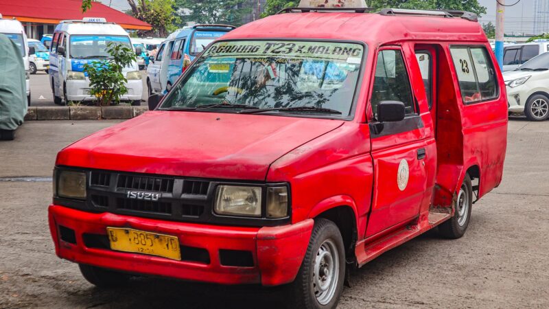 Naik Mikrotrans JakLingko: Angkot Gratis yang Menjangkau Gang-Gang Jakarta
