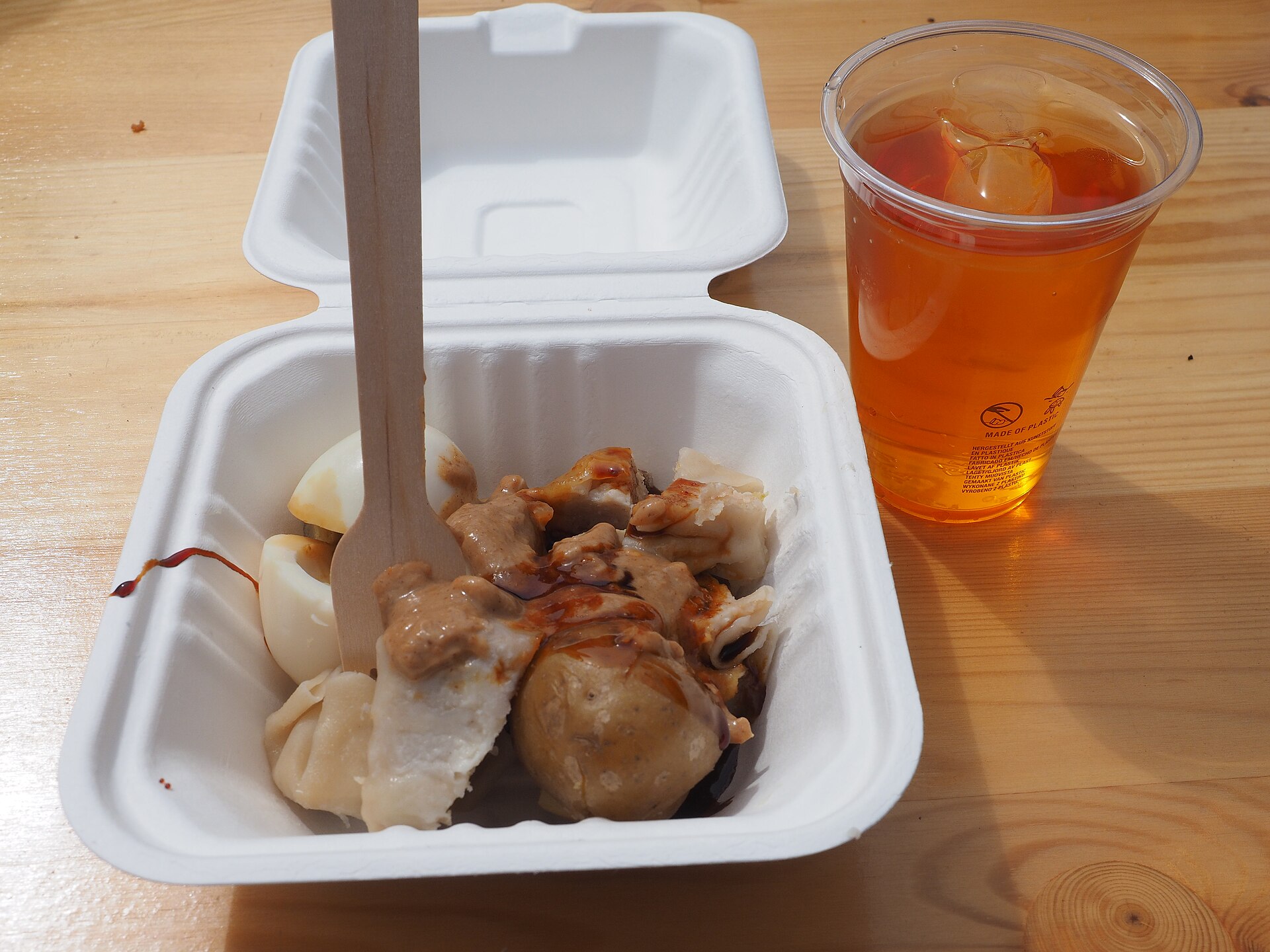 Siomay Bandung: Kukusan Ikan dengan Bumbu Kacang yang Melegenda