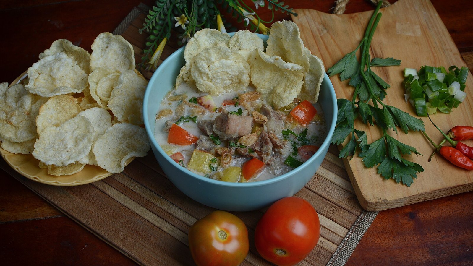 Soto Betawi: Kehangatan Kuah Santan Khas Jakarta