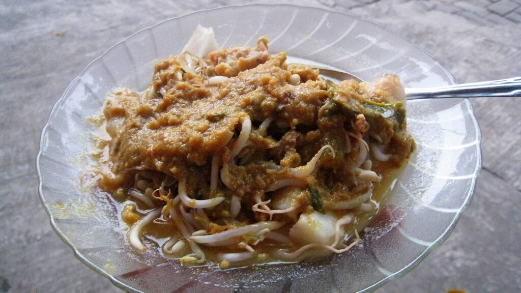 Toge Goreng: Kuliner Oncom yang Sederhana namun Kaya Rasa