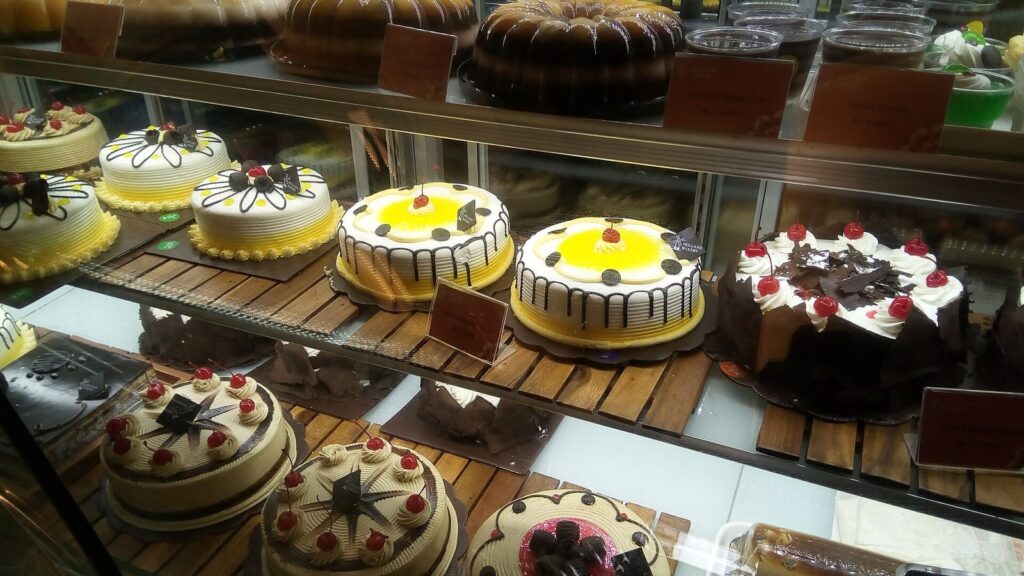 Toko Roti dan Kue Legendaris di Jakarta yang Bertahan Puluhan Tahun
