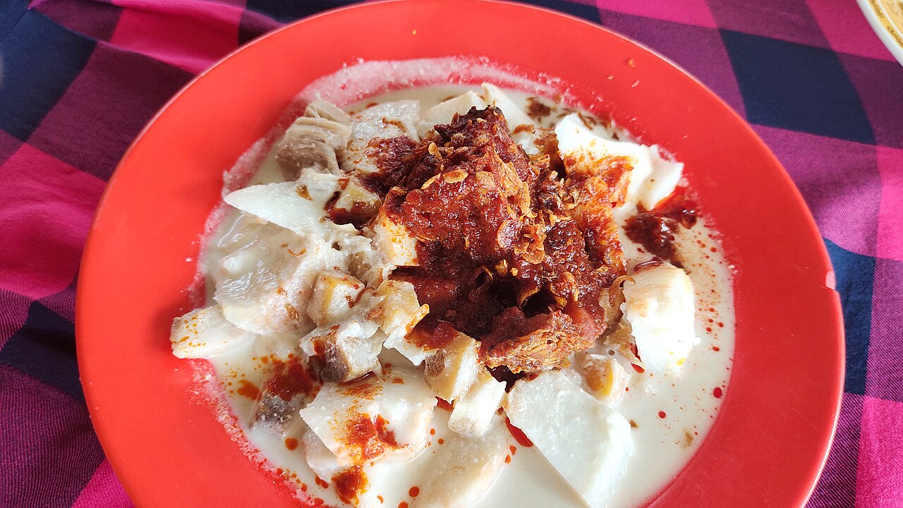 ketupat sayur betawi sarapan berkuah yang hadir setiap hari
